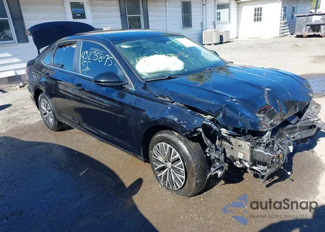 2021 Volkswagen Jetta S/Se/R-Line z USA, uszkodzony, nr VIN 3VWC57BU3MM033212